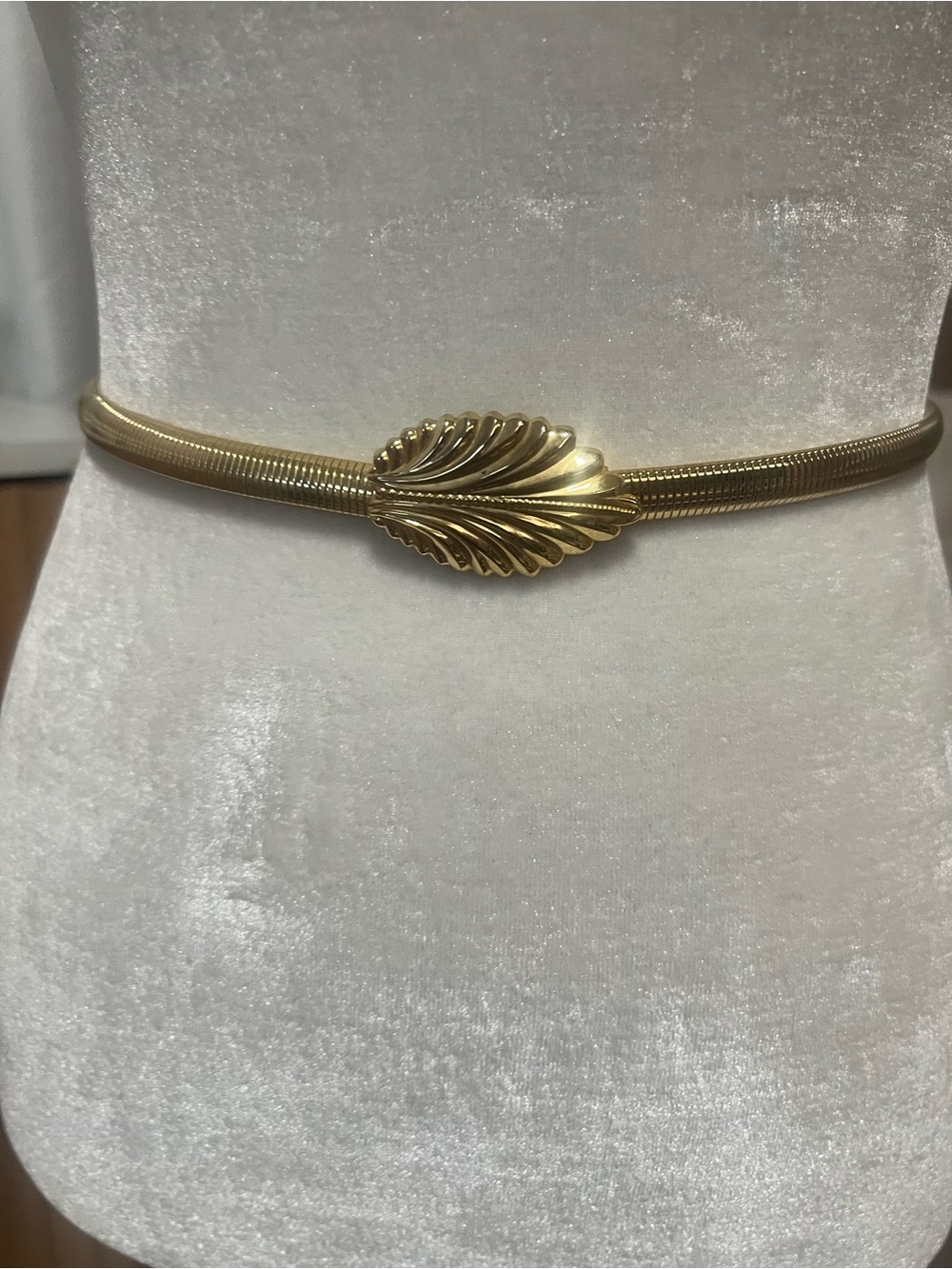 Gold Leaf-Accent Stretch Waist Belt